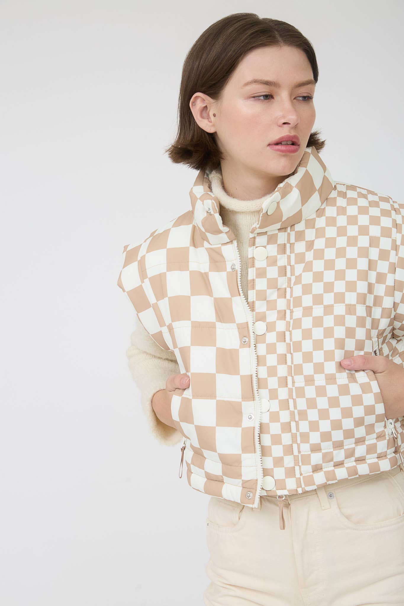 CHECKERED CROPPED PUFFER VEST