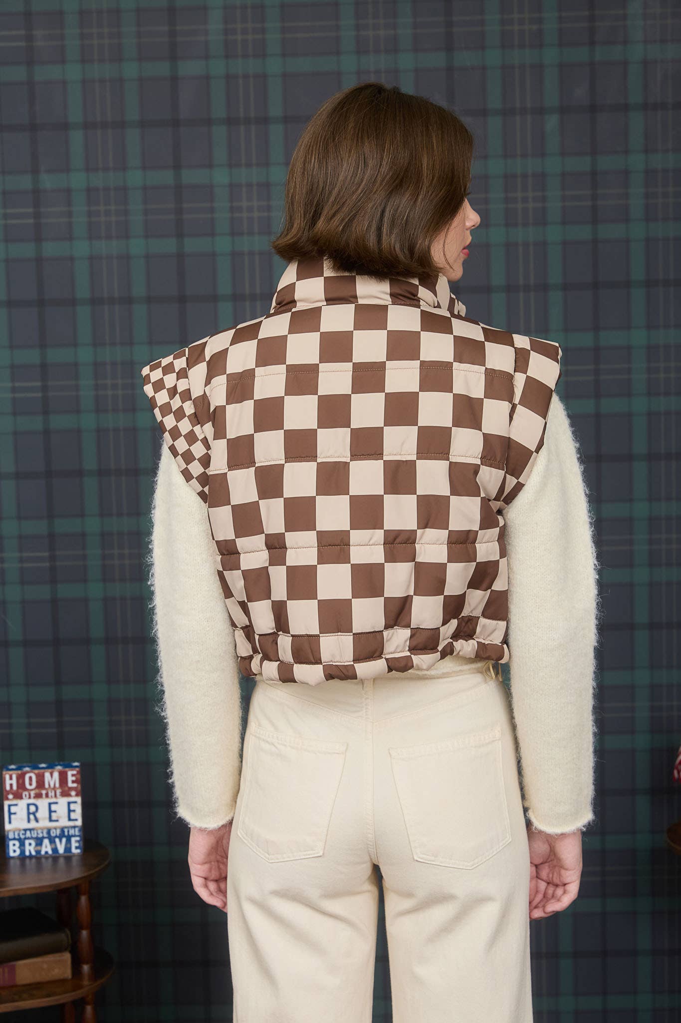 CHECKERED CROPPED PUFFER VEST