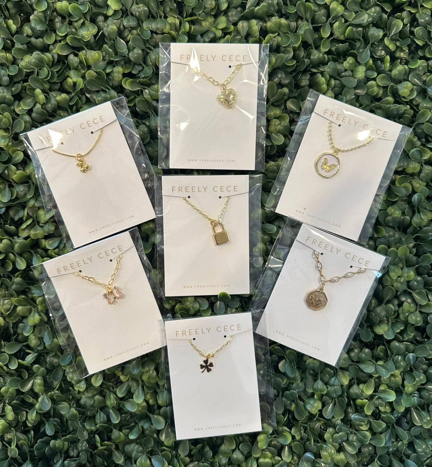 Freely Cece LLC - Trendy Gold Single Charm Necklace