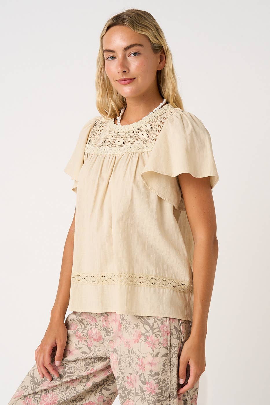 mittoshop - LACE DETAIL SHORT FLUTTER SLEEVE TOP