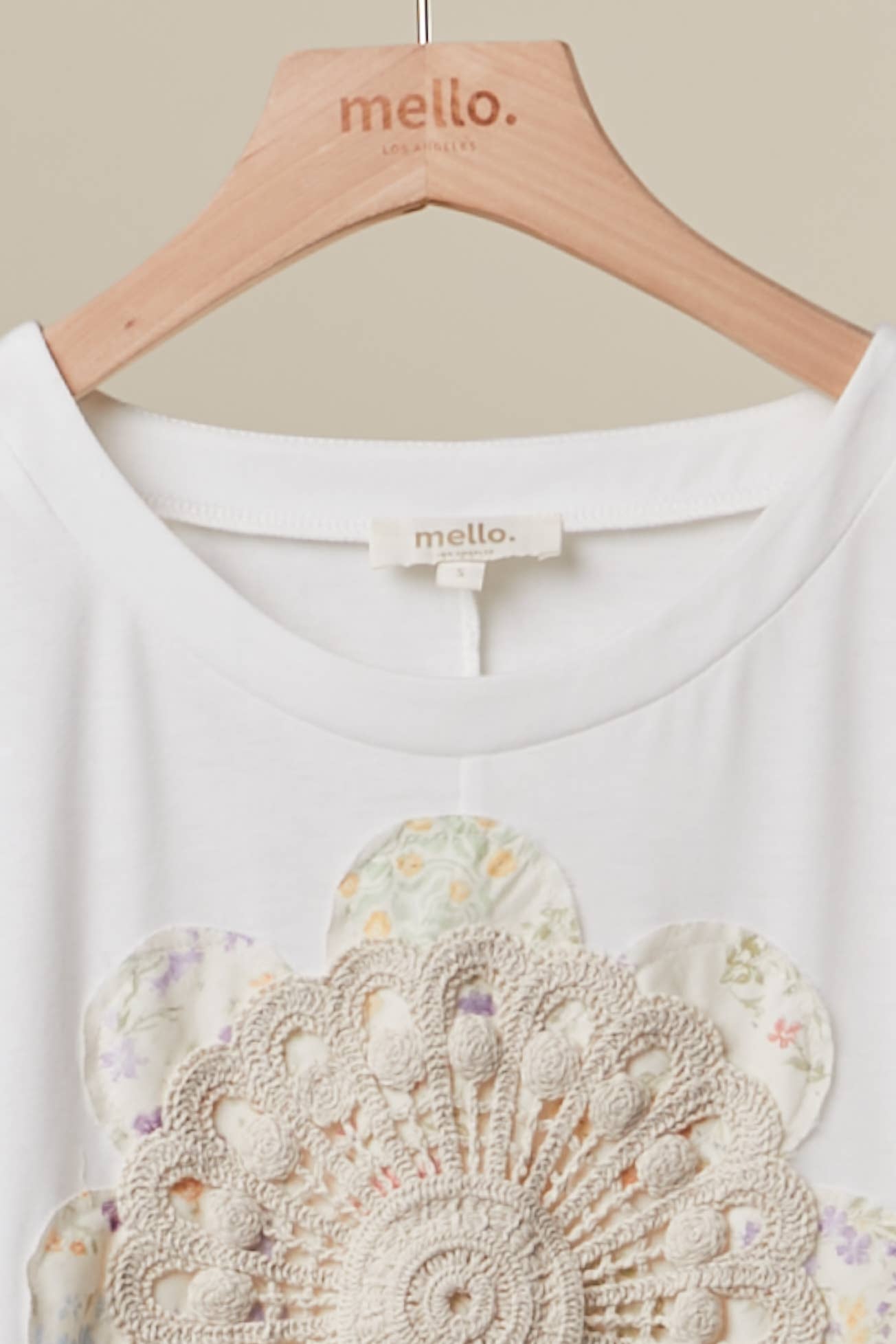 Mello. - LACE EMBROIDERED SHORT SLEEVES ROUND NECK TOP