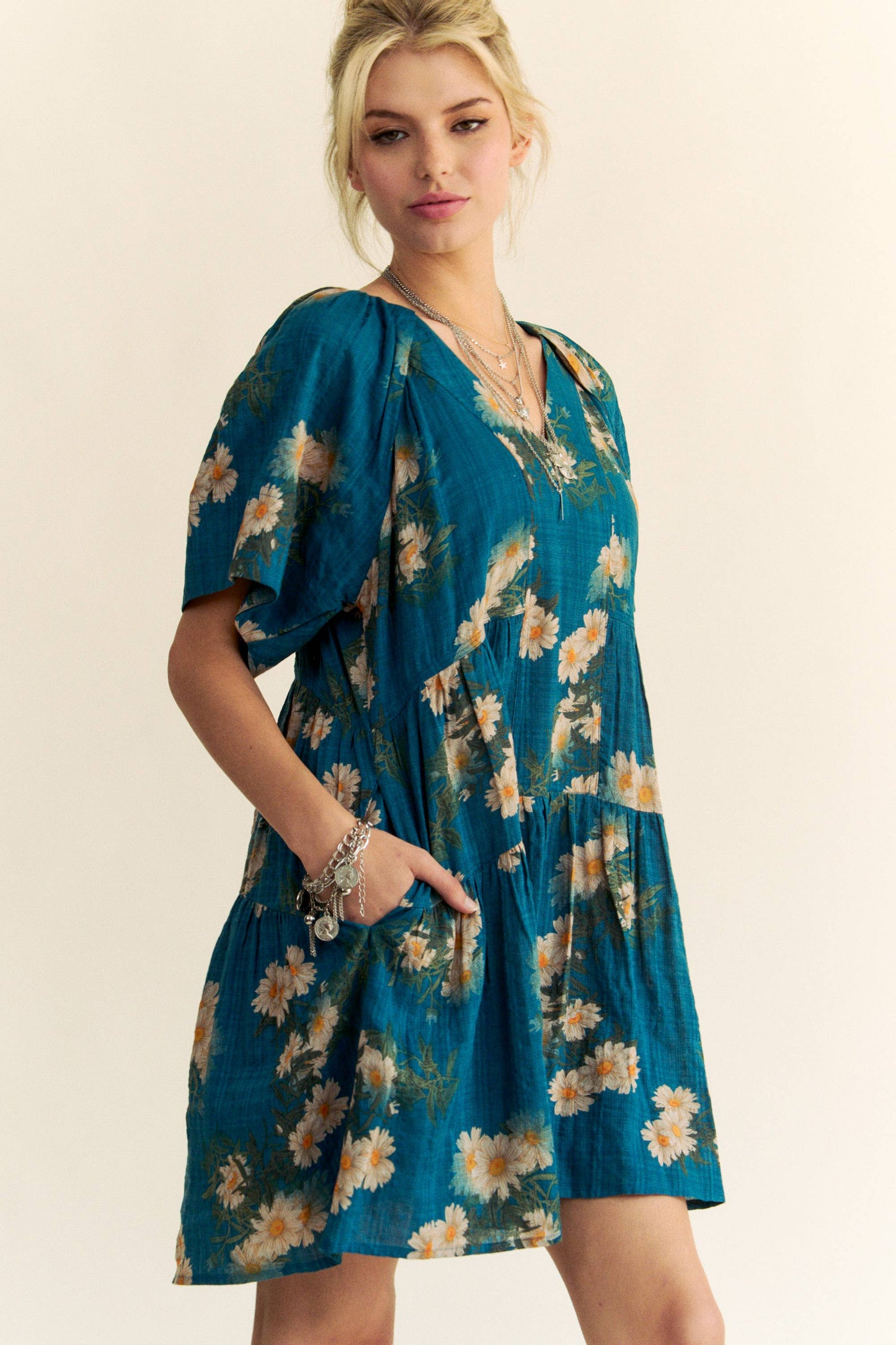 Davi & Dani - FLORAL PRINT SHORT BELL SLEEVE PLEATED MINI DRESS