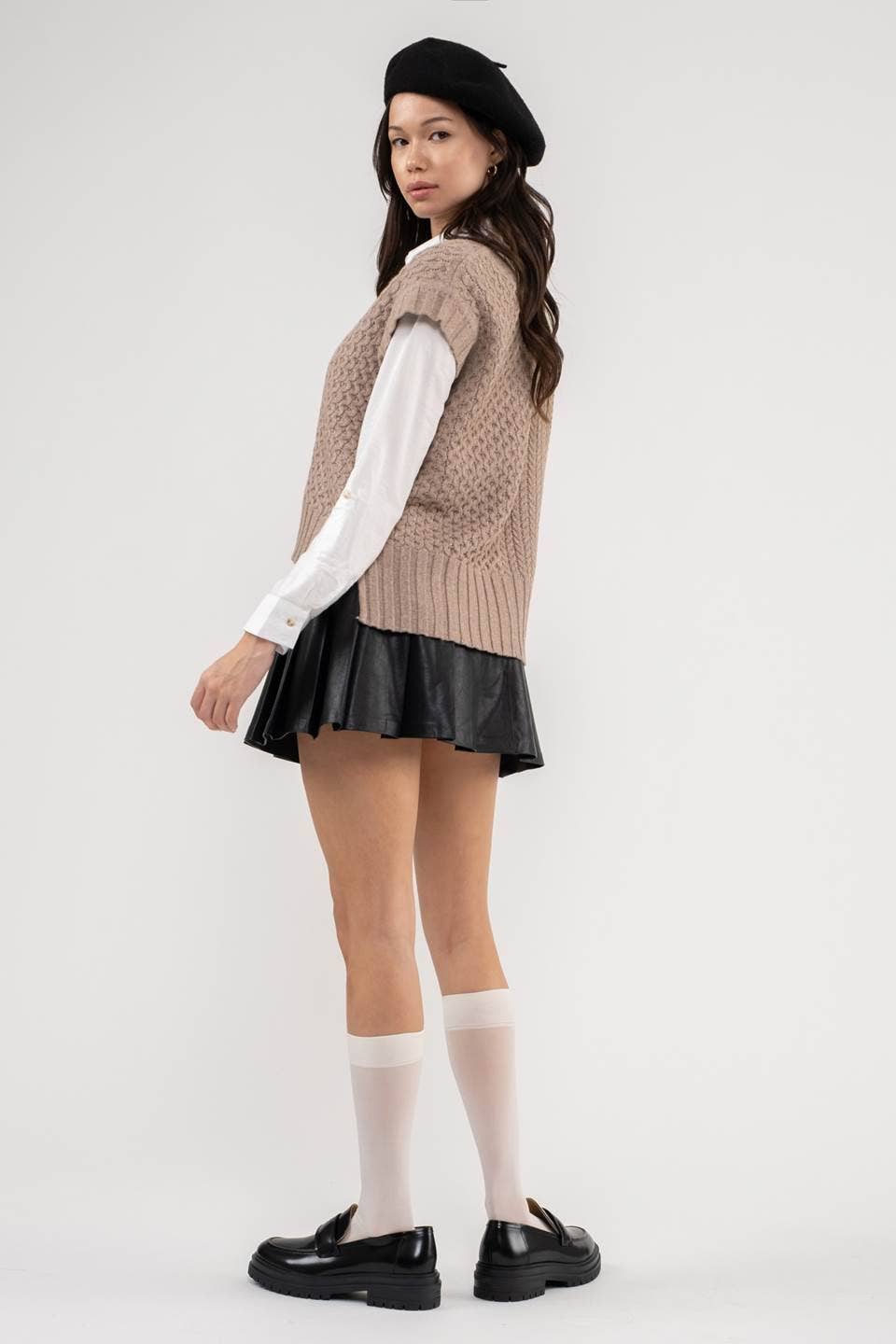 SPLIT CONTRAST KNIT SWEATER VEST