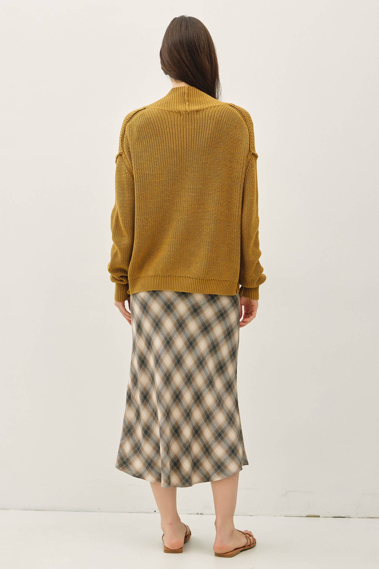 CHUNKY RIBBED KNIT RAW SEAM CARDIGAN