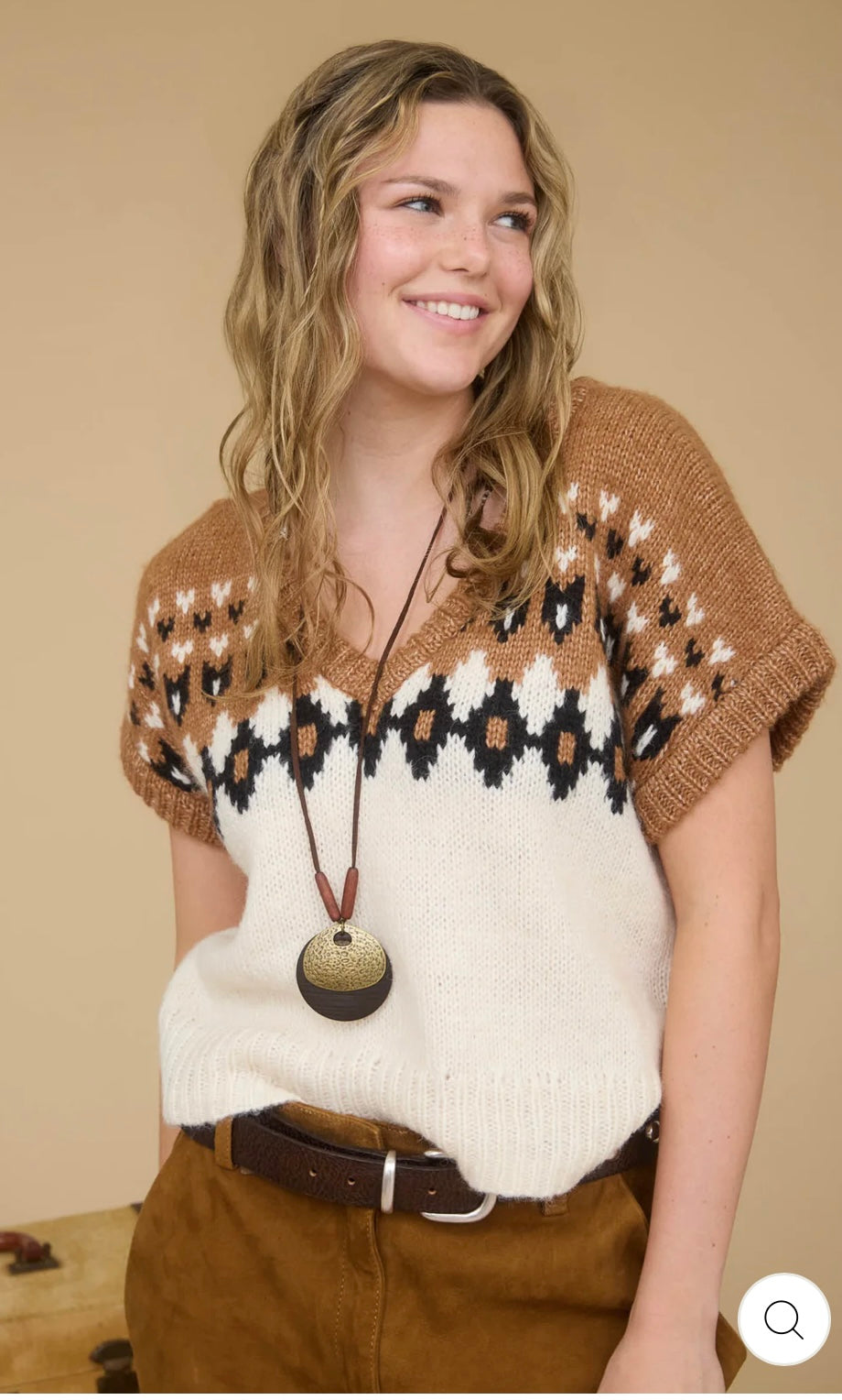 Short sleeve sweater