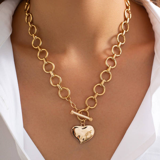 NOTABLE HAMMERED HEART FRONT TOGGLE NECKLACE | 40NK9476