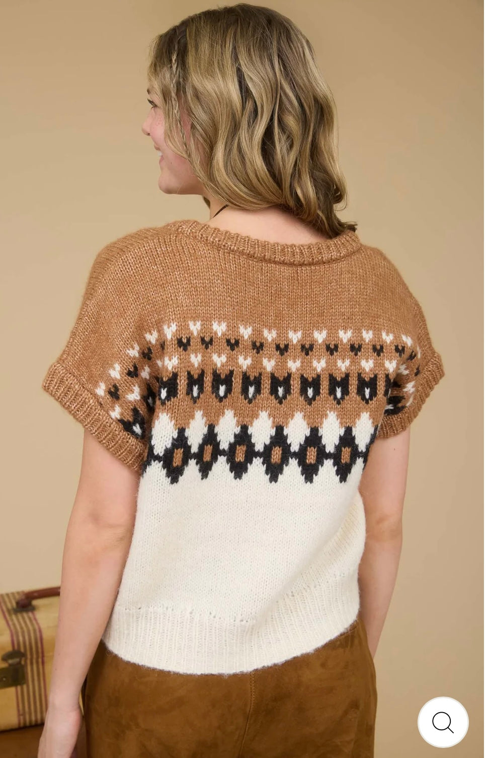 Short sleeve sweater