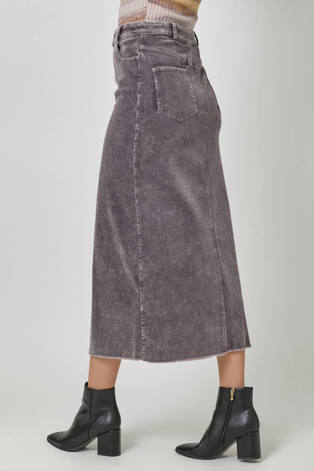 60742 Washed Front Slit Corduroy Skirt
