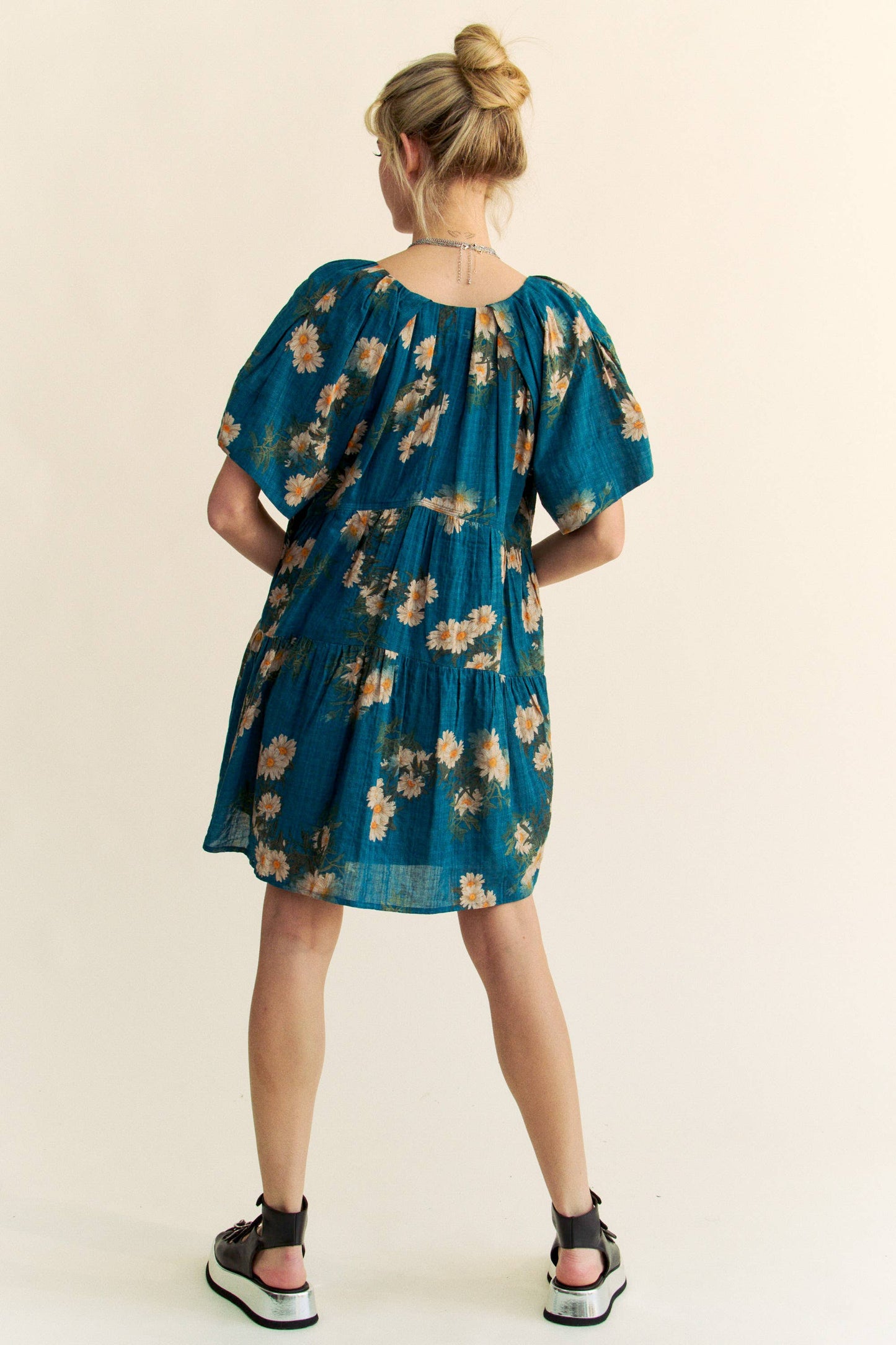 Davi & Dani - FLORAL PRINT SHORT BELL SLEEVE PLEATED MINI DRESS