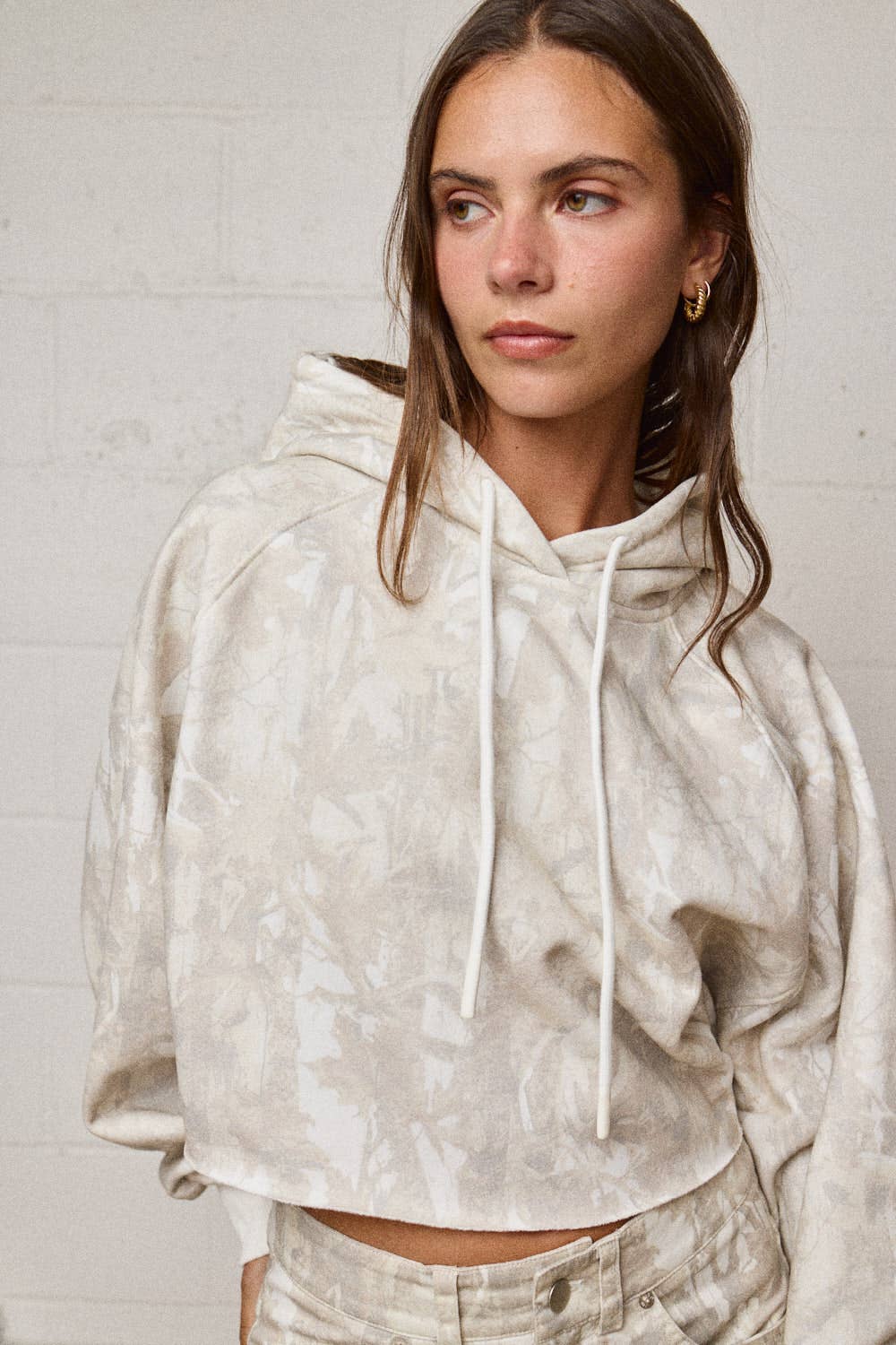 PT19161-3 - CAMO CROPPED HOODIE TOP