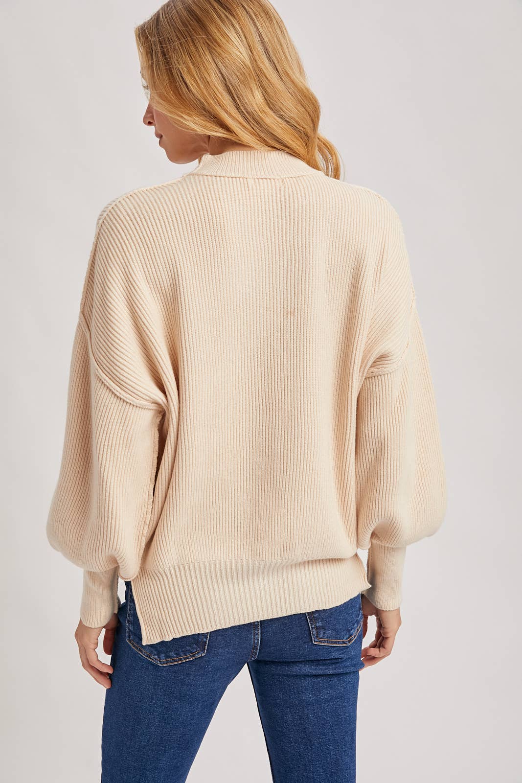 RIBBED MOCK NECK PULLOVER