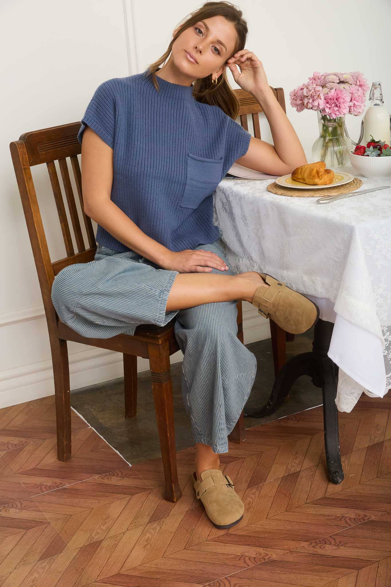 MOCK NECK POCKET DETAIL SHORT SLEEVE KNIT SWEATER: DENIM BLUE