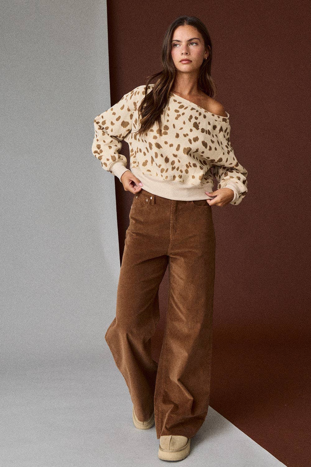 PT17835-3-ANIMAL PRINT BOAT NECK LS TOP