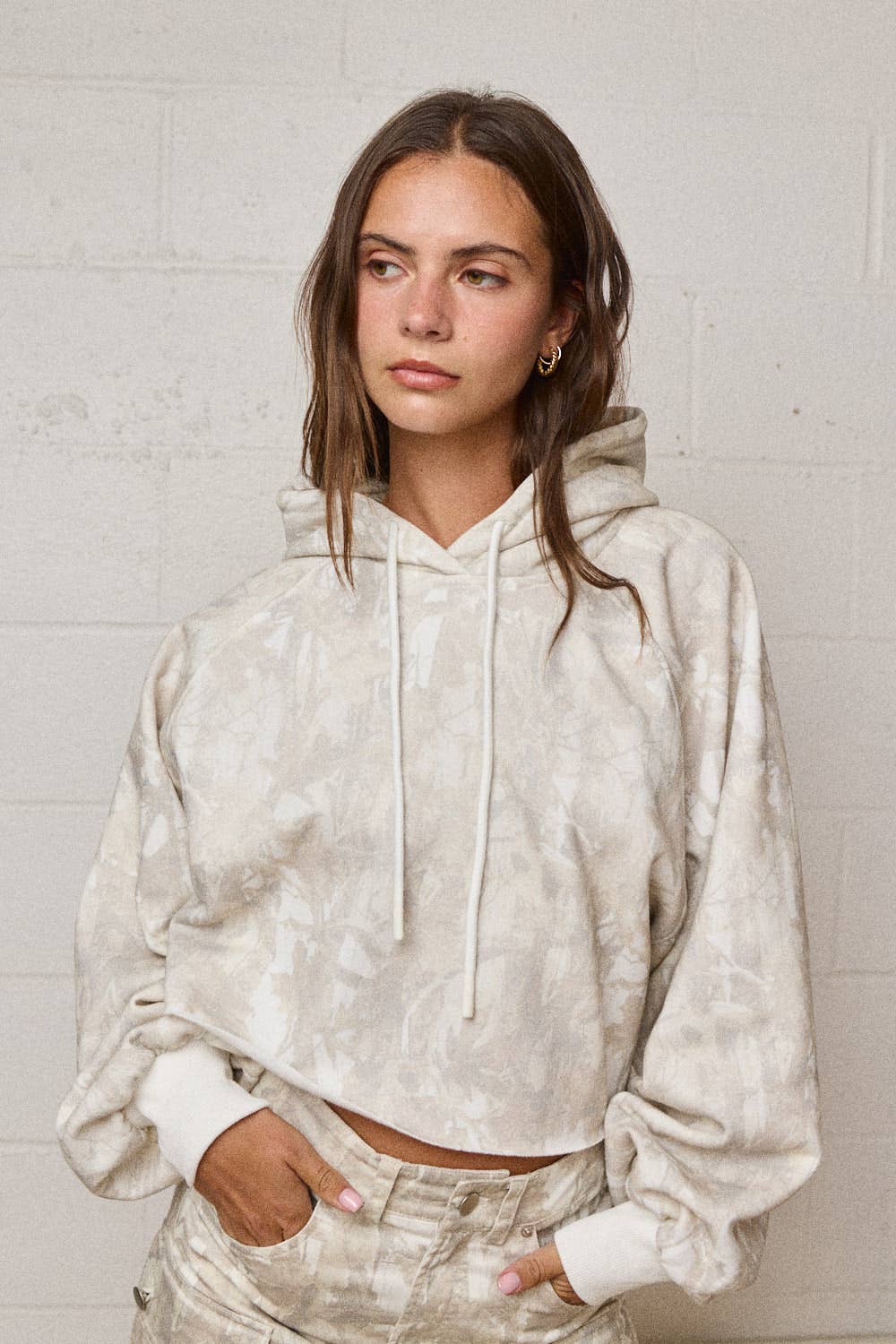 PT19161-3 - CAMO CROPPED HOODIE TOP