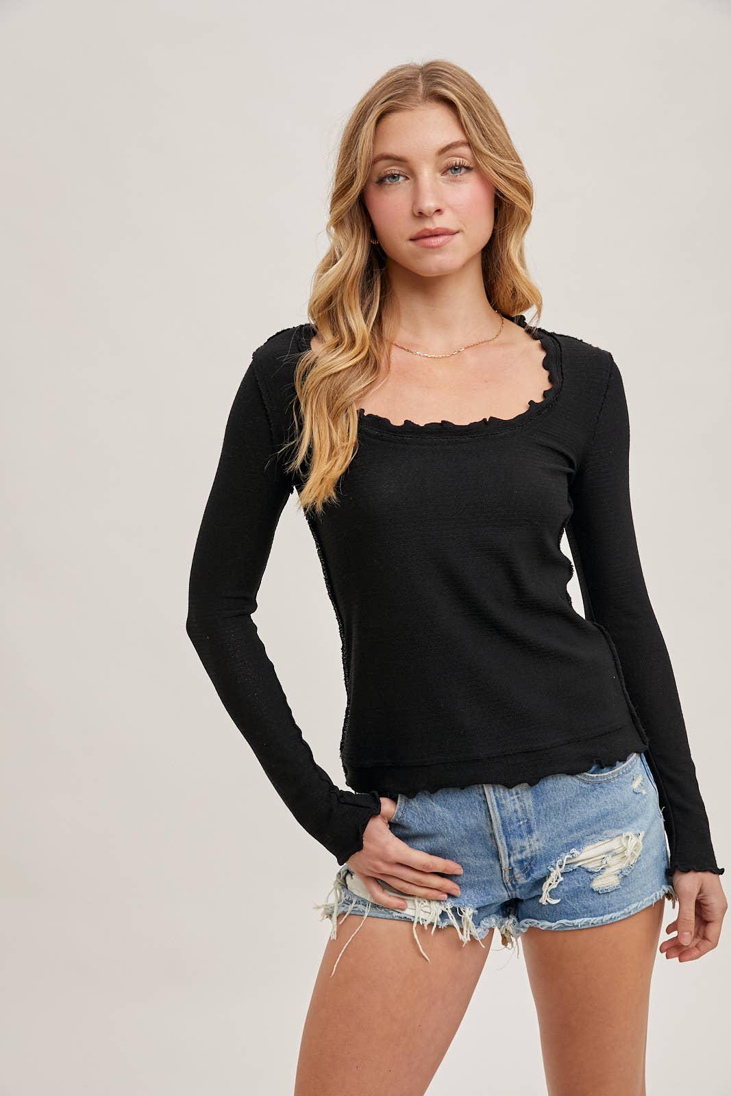 SCOOP NECK EXPOSED SEAM KNIT LONG SLEEVE TOP