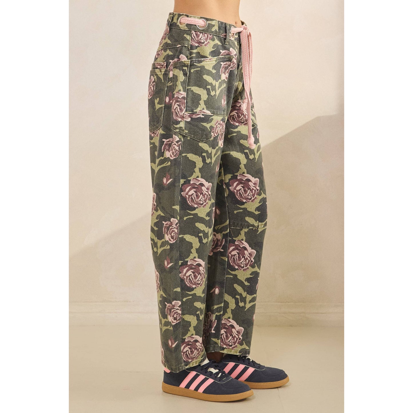 Printed Horseshoe Jeans with Belt Detail