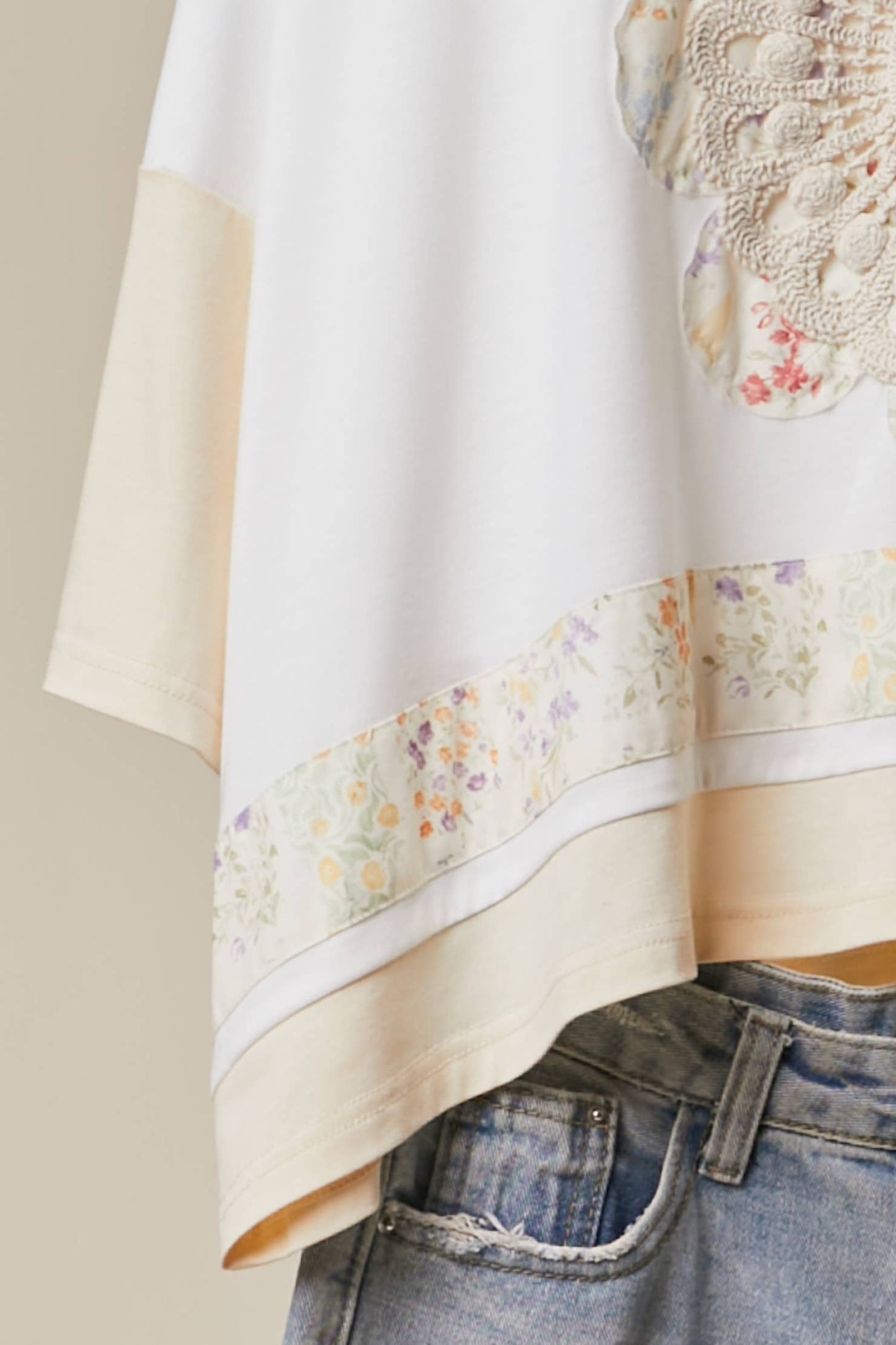 Mello. - LACE EMBROIDERED SHORT SLEEVES ROUND NECK TOP