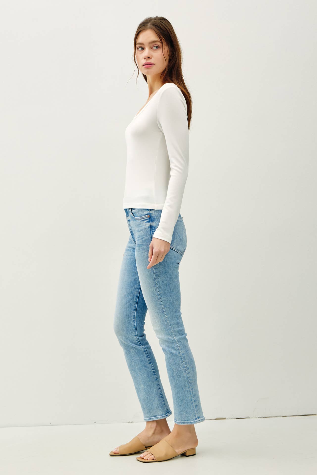 BASIC SCOOP NECK LONG SLEEVE TOP