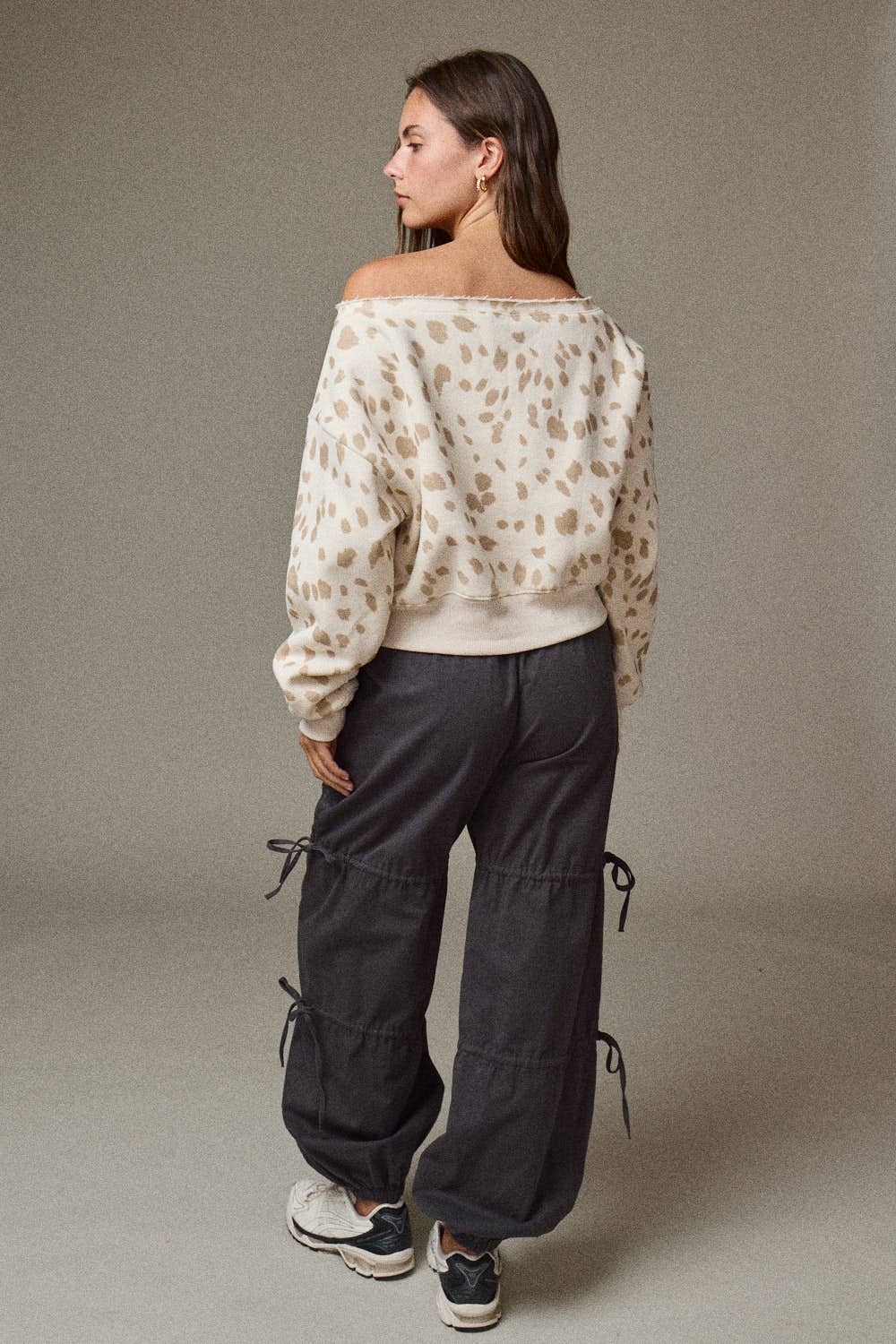 PT17835-3-ANIMAL PRINT BOAT NECK LS TOP