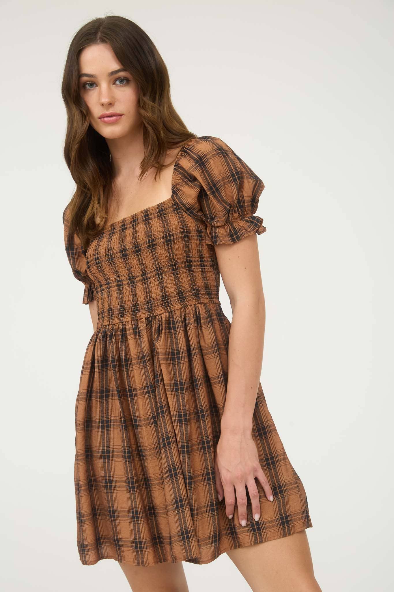 PLAID SMOCKED PUFF SLEEVE MIDI DRESS