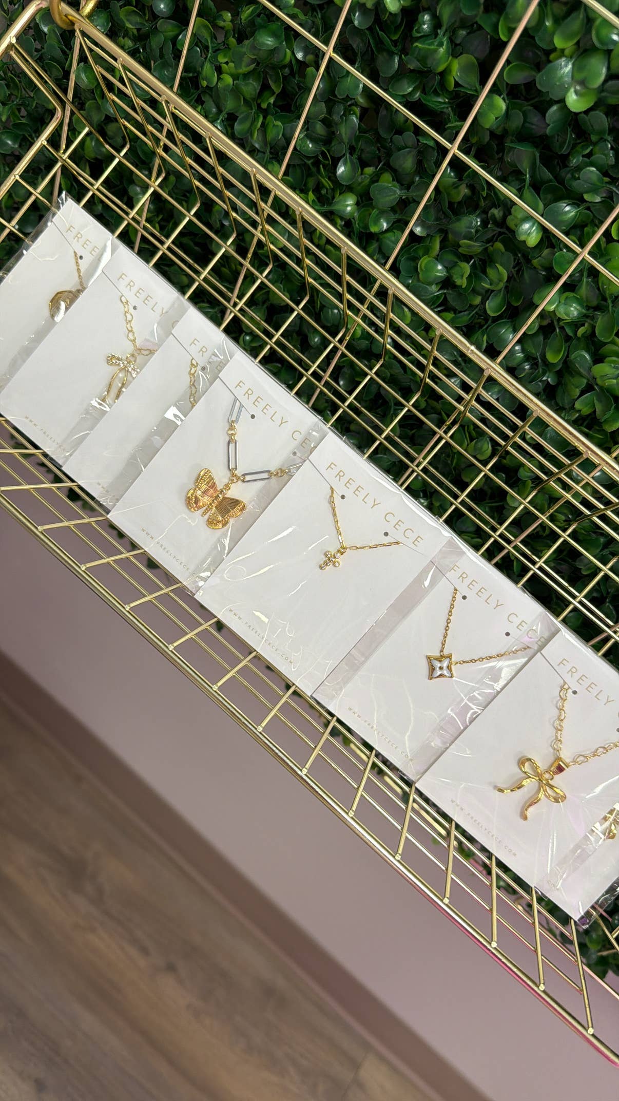 Freely Cece LLC - Trendy Gold Single Charm Necklace