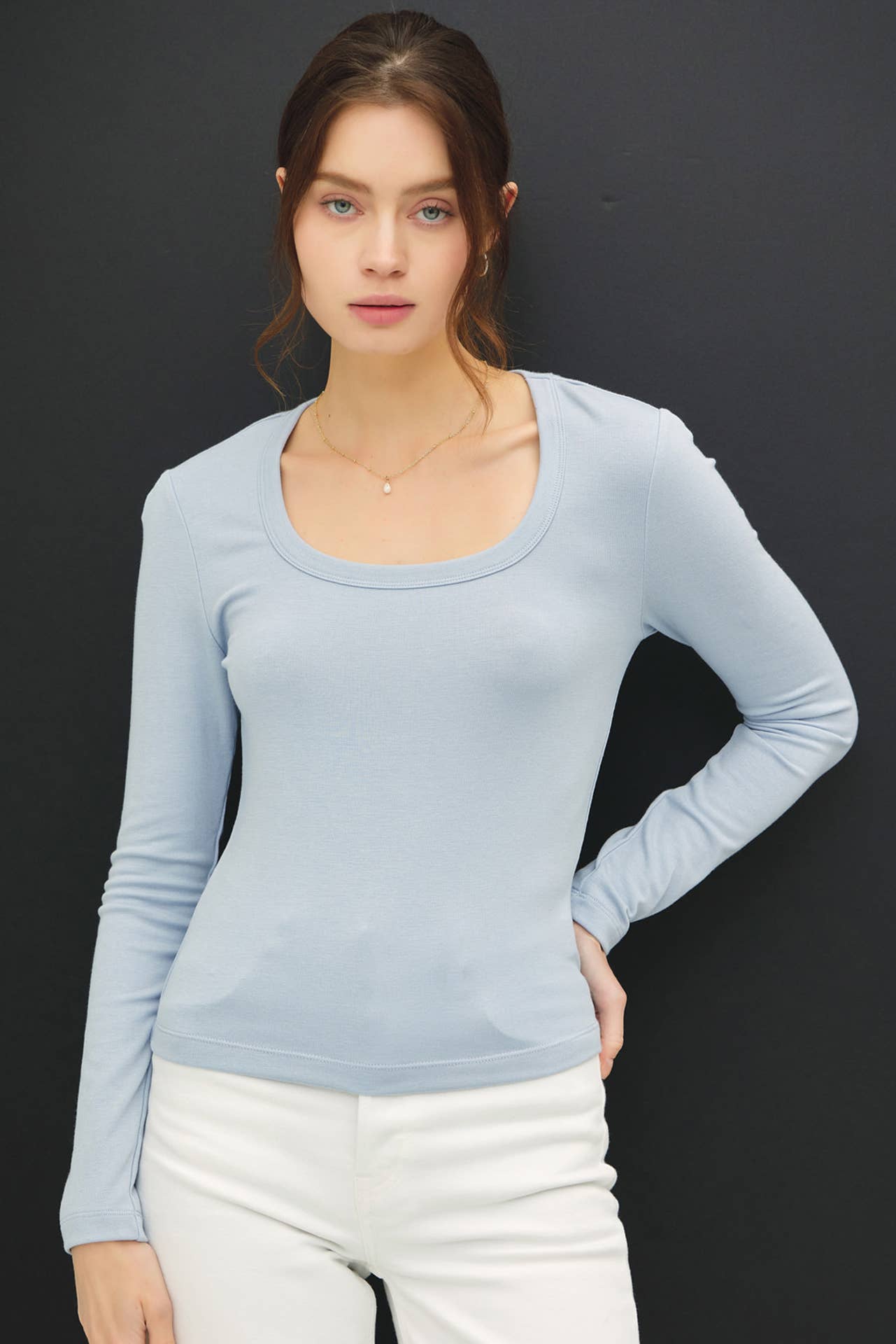 BASIC SCOOP NECK LONG SLEEVE TOP