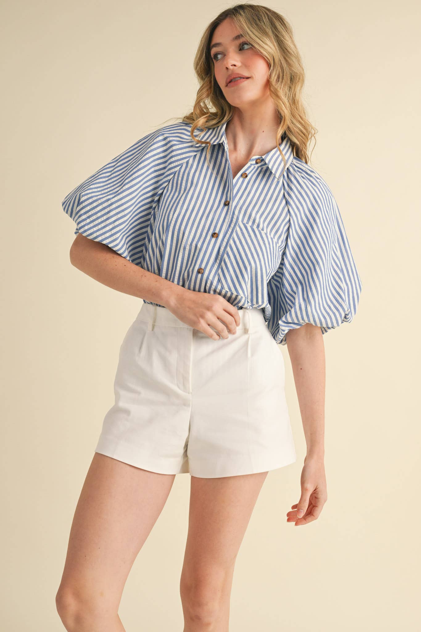 BUBBLE SLEEVE BUTTON DOWN TOP
