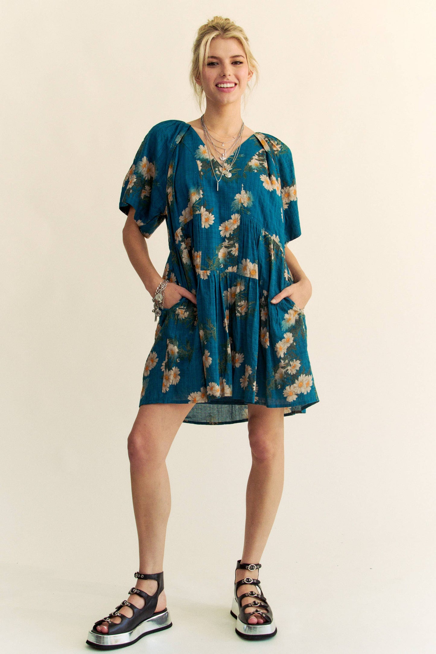 Davi & Dani - FLORAL PRINT SHORT BELL SLEEVE PLEATED MINI DRESS