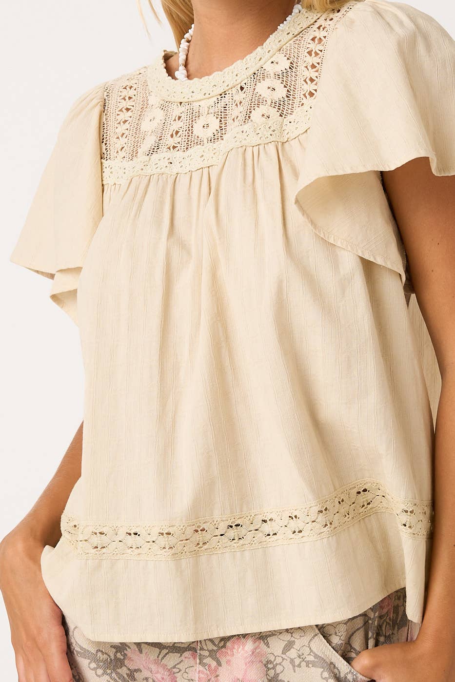mittoshop - LACE DETAIL SHORT FLUTTER SLEEVE TOP