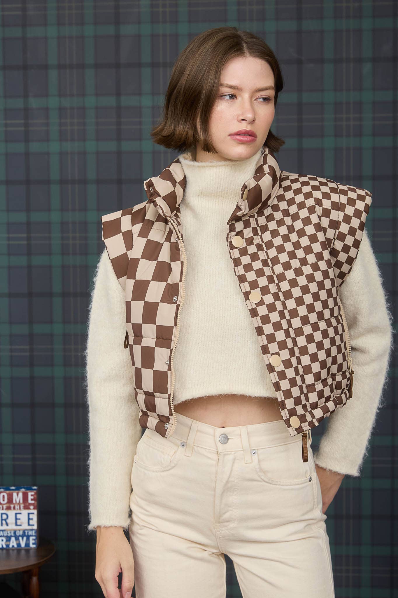 CHECKERED CROPPED PUFFER VEST