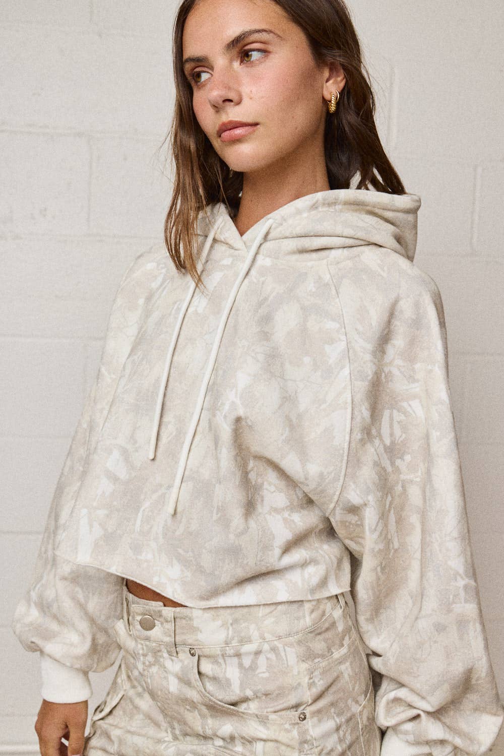 PT19161-3 - CAMO CROPPED HOODIE TOP