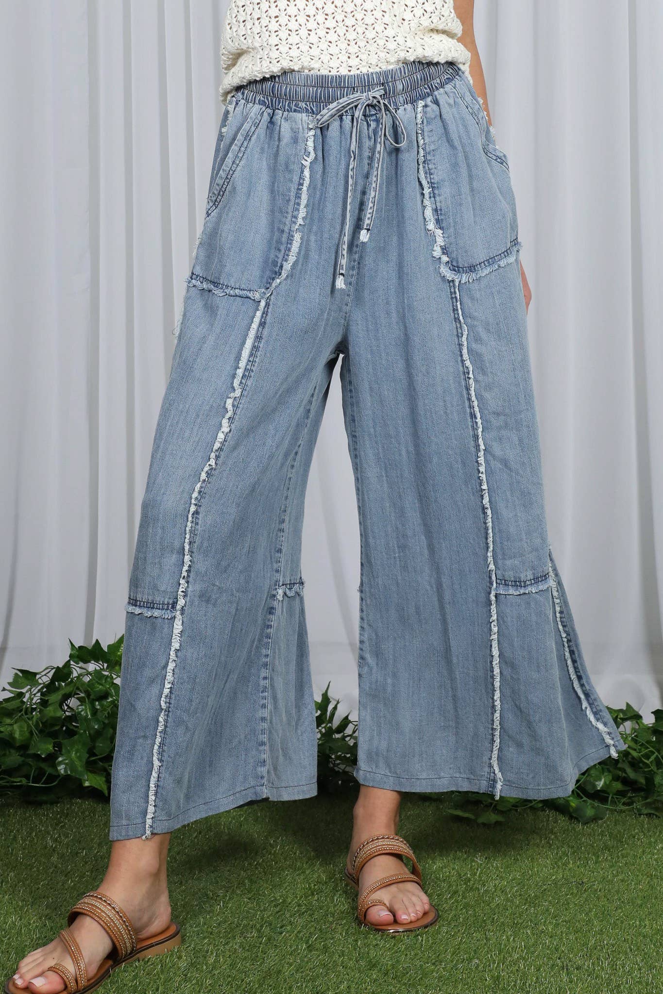 Vine & Love - Washed Casual Denim Wide Leg Elastic Band Crop Pants VP83027