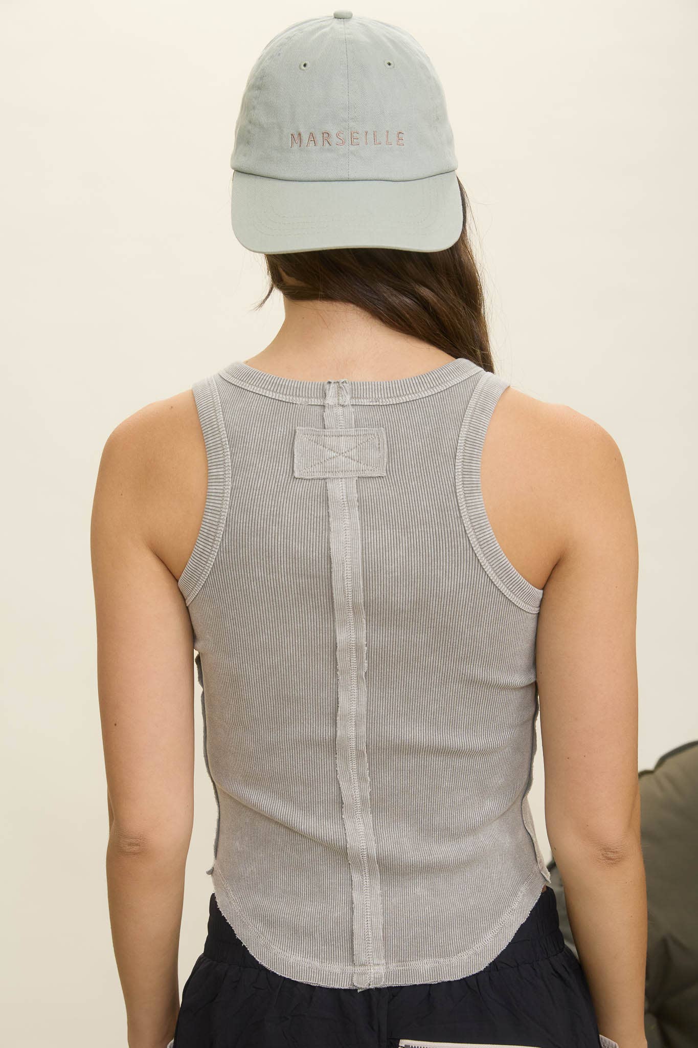 WASHED RAW EDGE SLEEVELESS KNIT TANK TOP