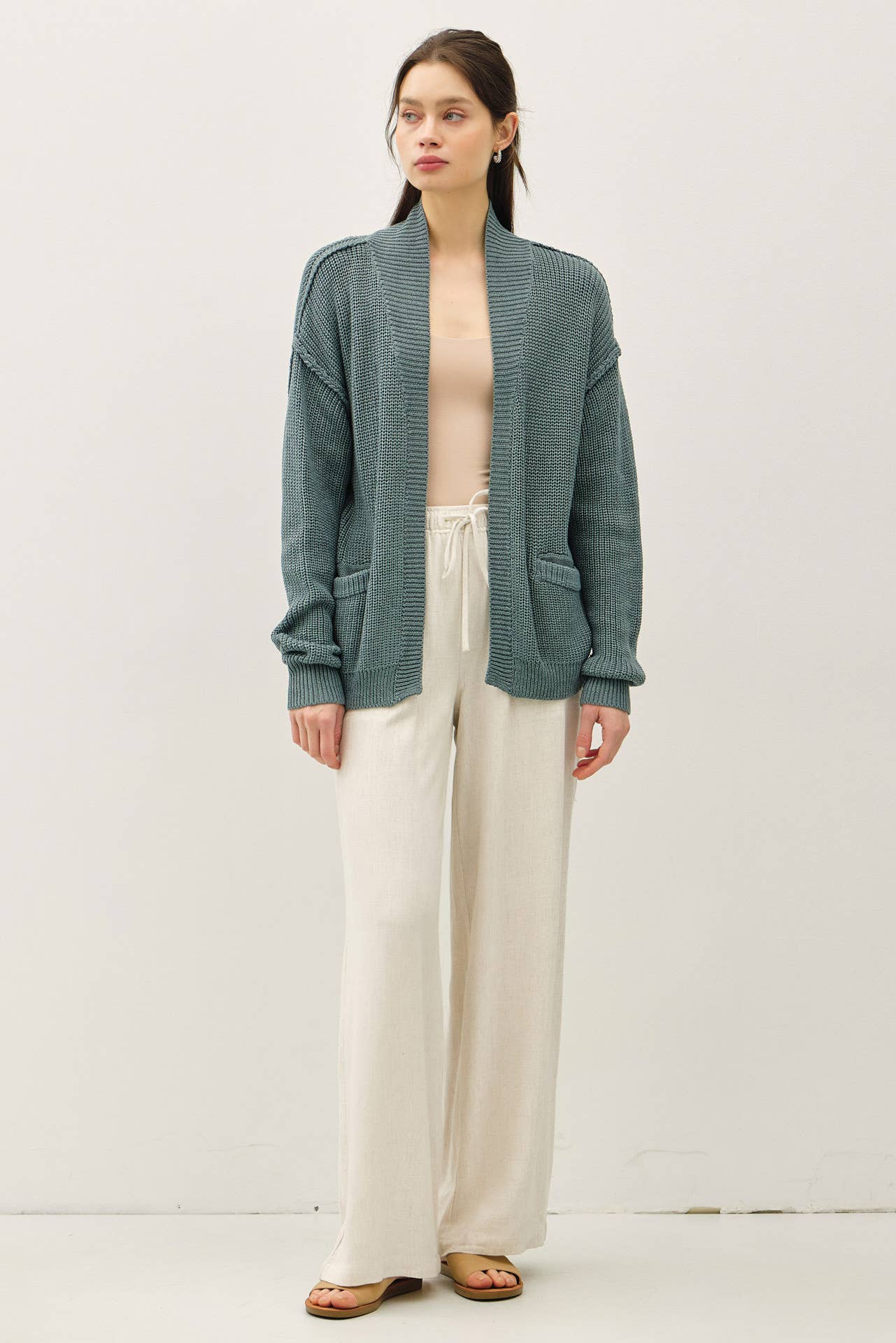 CHUNKY RIBBED KNIT RAW SEAM CARDIGAN