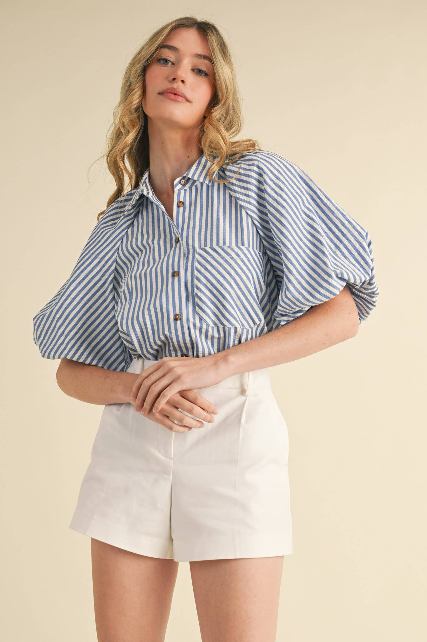 BUBBLE SLEEVE BUTTON DOWN TOP
