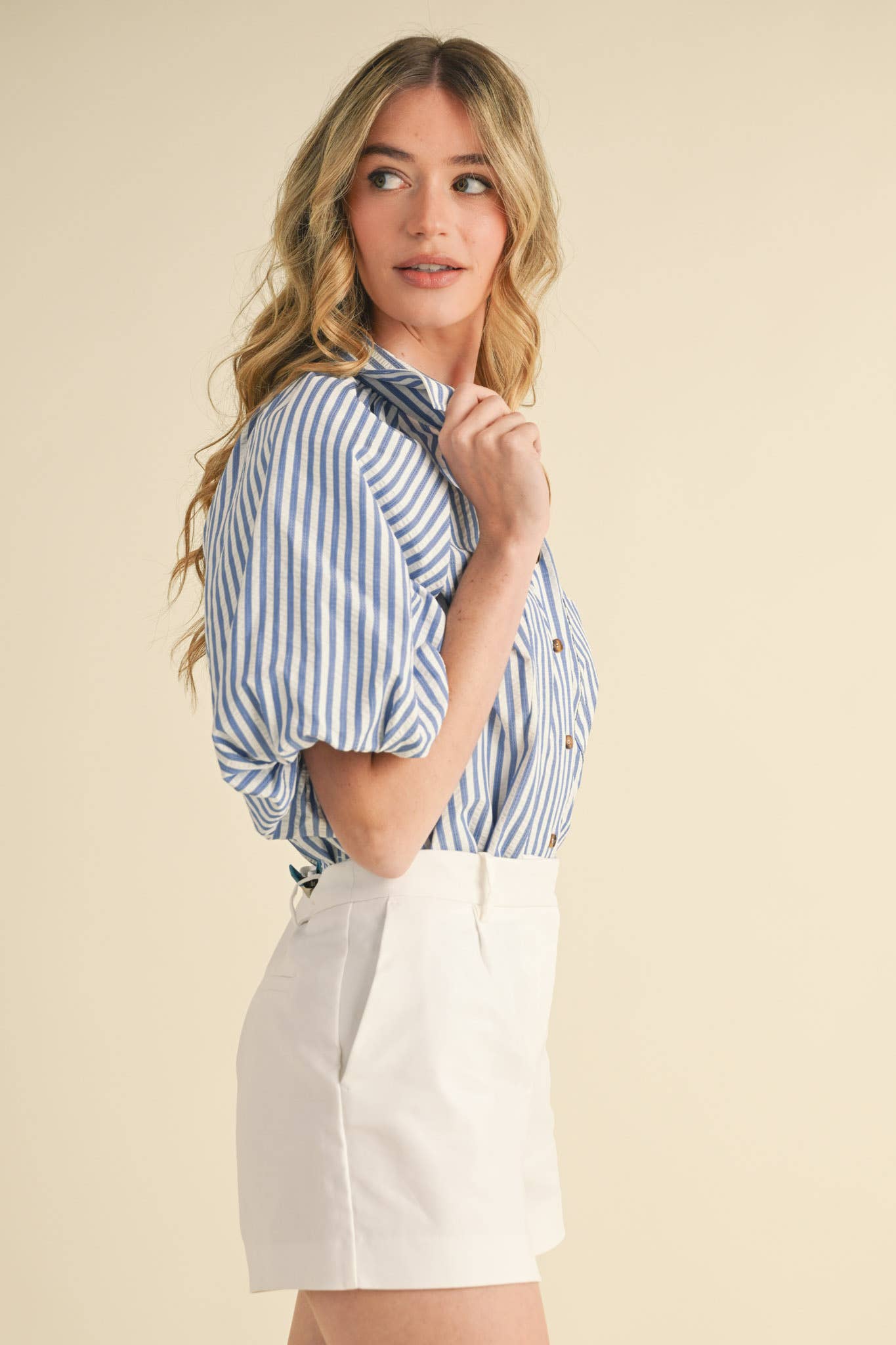 BUBBLE SLEEVE BUTTON DOWN TOP