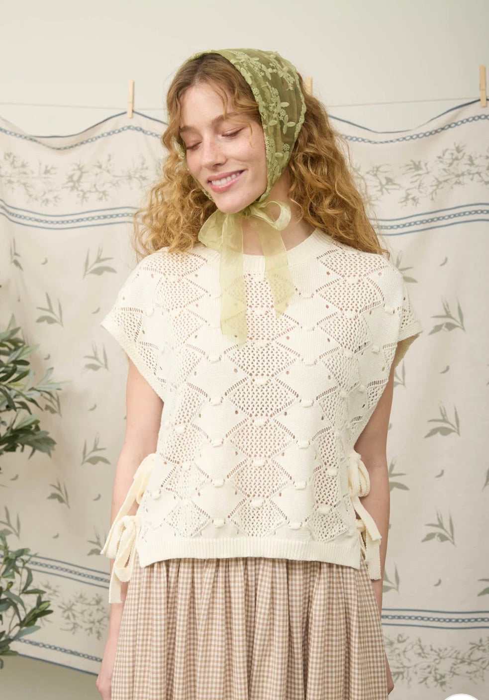 Short sleeve side tie sweater