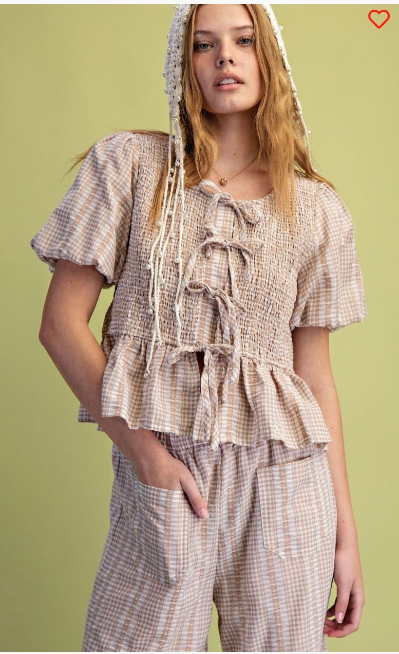 Checkered pattern bow front top