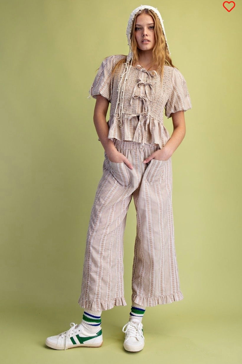 Checkered pattern bow front top