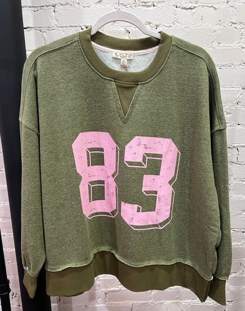 Number print washed pullover