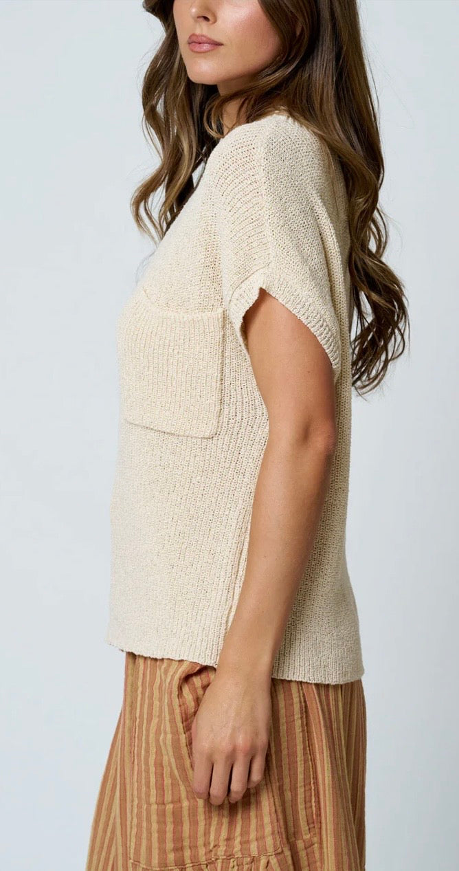 Pocket detail short sleeve sweater