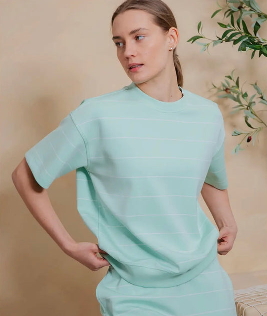 soft mint/cream crew neck top