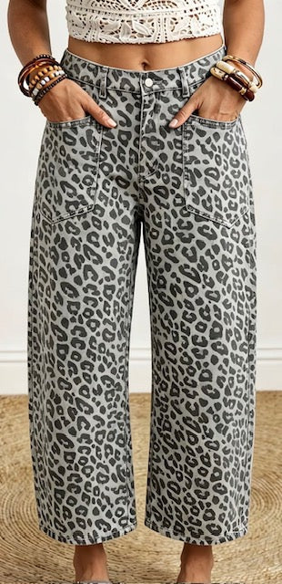 Gray leopard pant