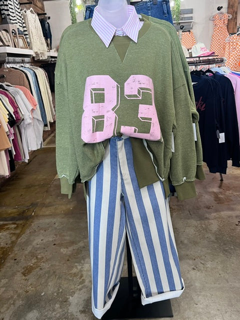 Number print washed pullover