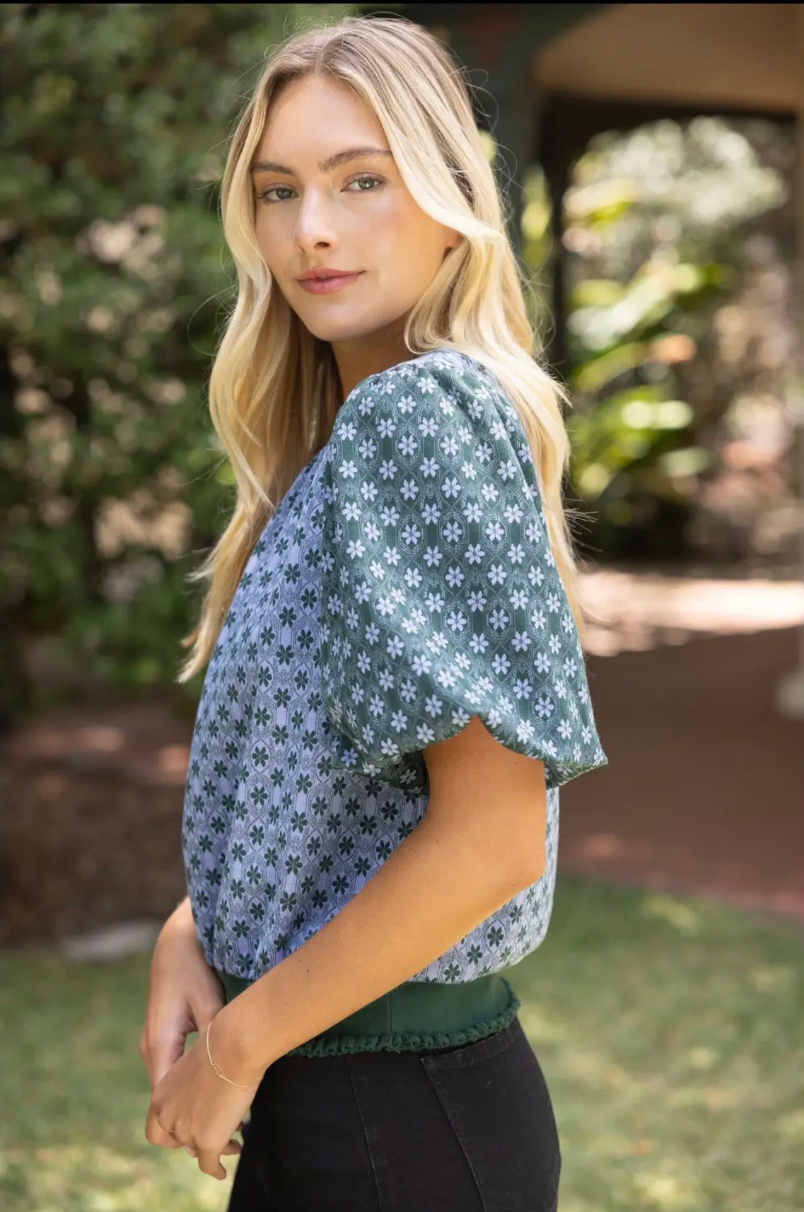Voy color contrast floral print top