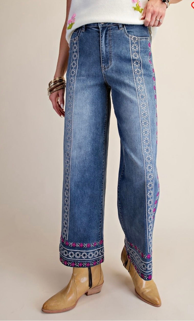 Easel embroidery enzyme washed jean