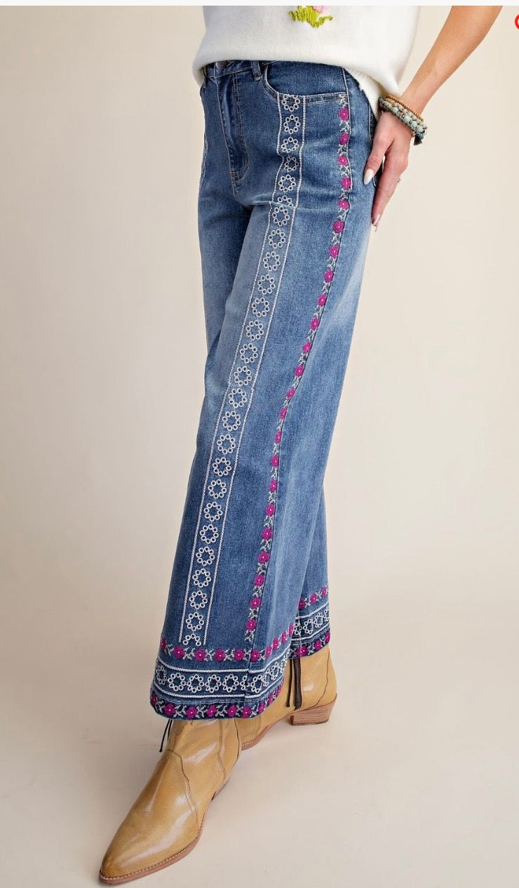 Easel embroidery enzyme washed jean