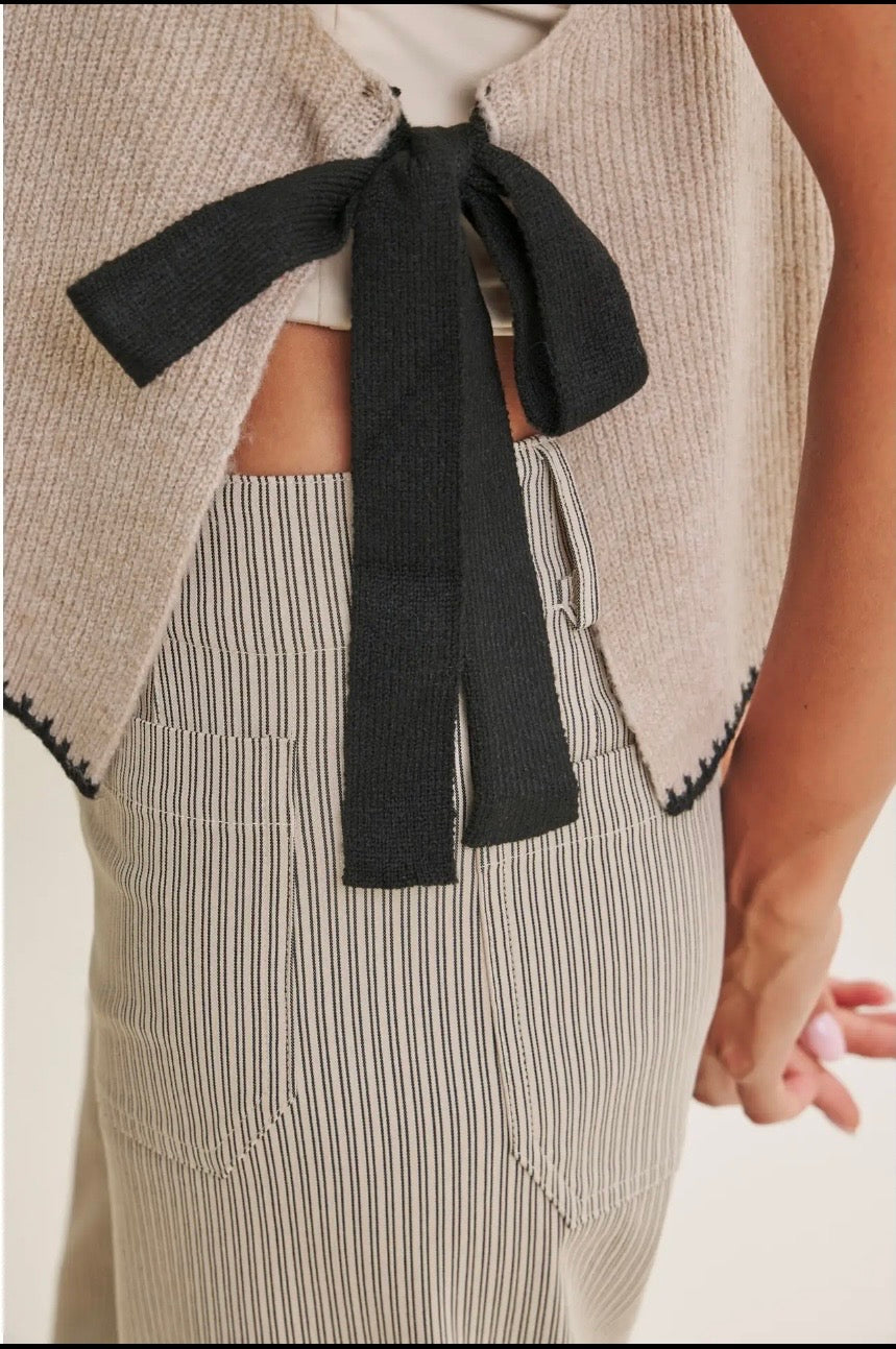 Effortless weekend side ribbon tie sweater vest