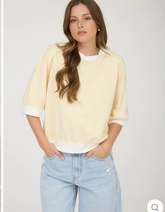 Short sleeve knit top