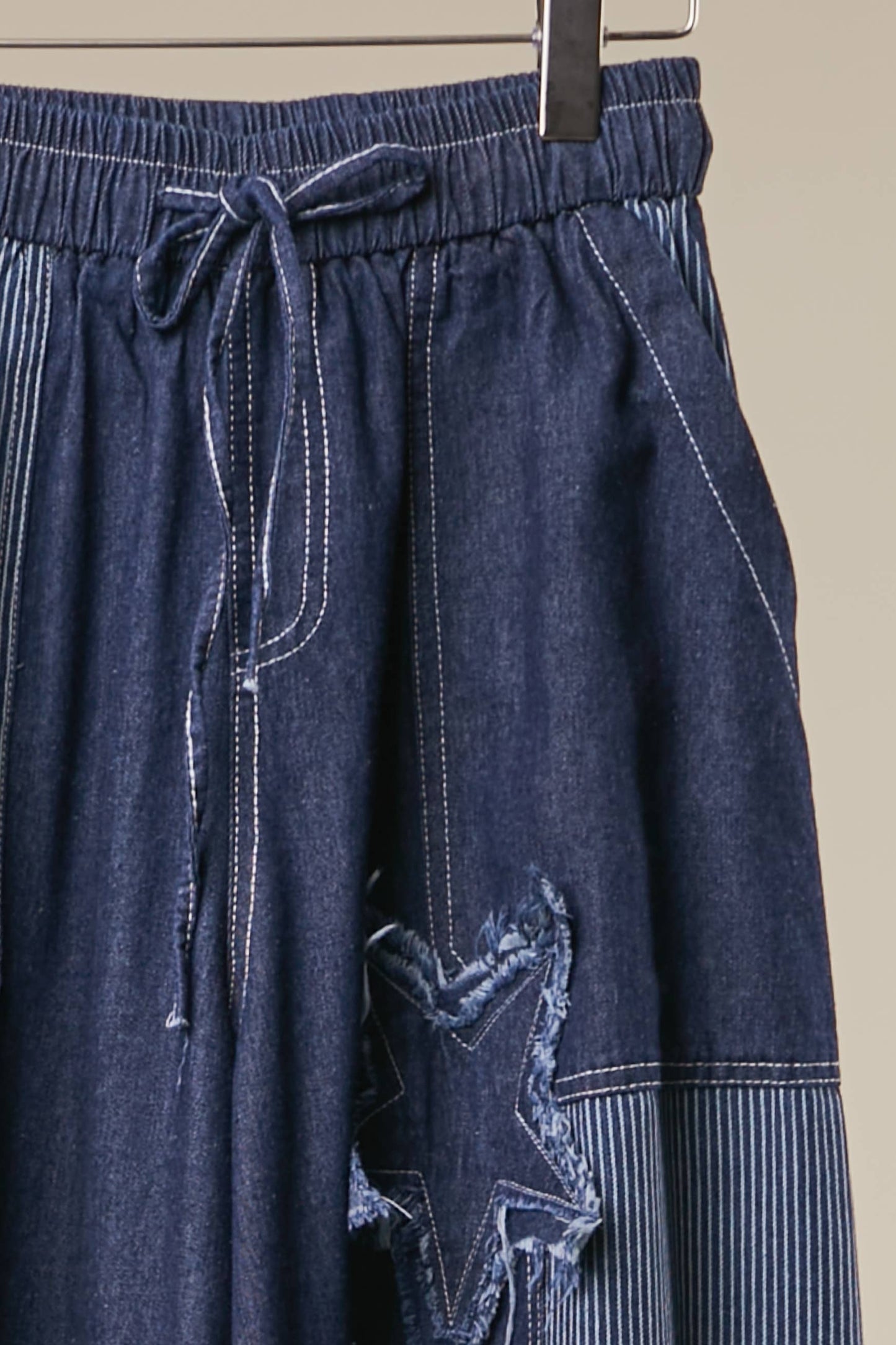 Mello. - Frayed Star Patch Denim Wide Pants